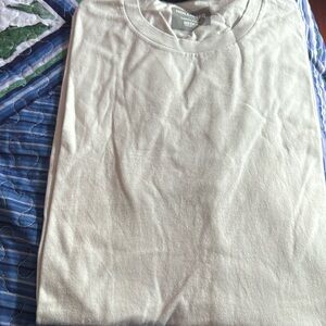 Like new hollister tee